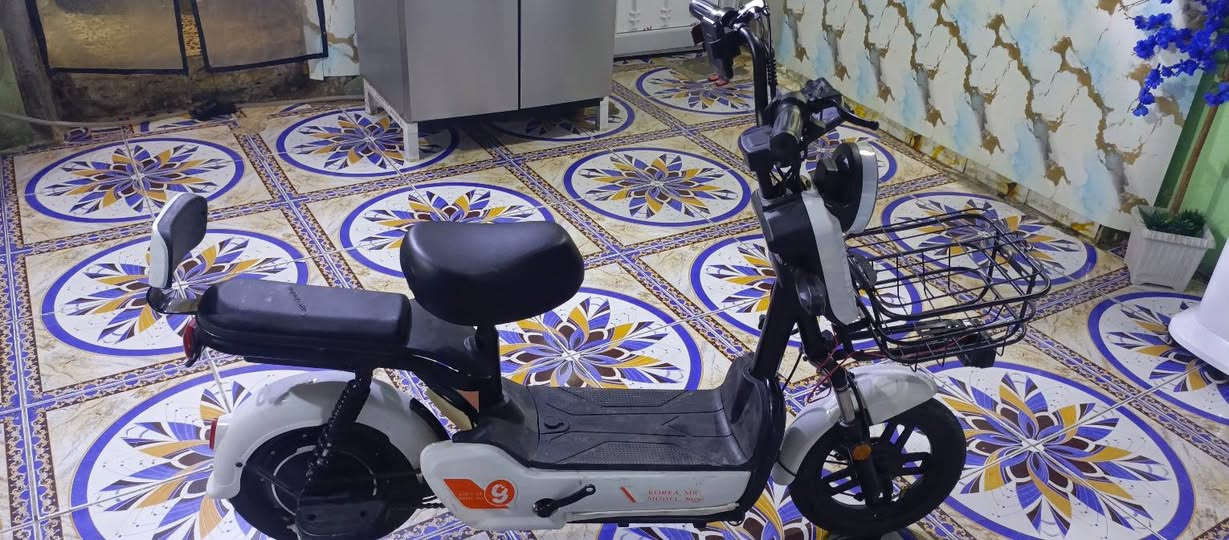 دراجه شحن جديدة مستخدمه اسبوع فقط
***********
 سعر للبيع 350 و بيهه مجال
