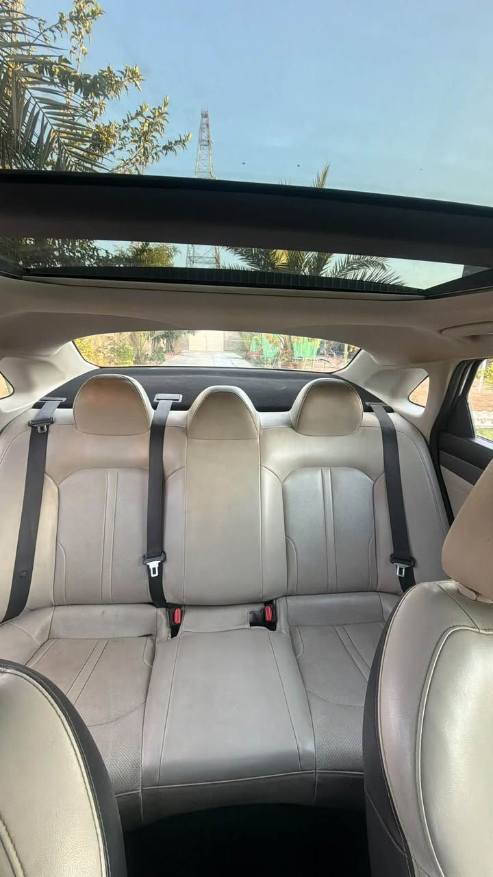 Kia k5 2023
وارد خليجي فول وكاله NIM
مكينة 2000 دوش المرغوب 
- شاشة تدعم ابل كاربلاي واندرويد اوتو
- سقف بونراما
- كشنات جلد
- كشنات تدفئة
- كشن كهرباء
- اوتو هولد
- هاند بريك دكمة
- حساسات خلفية وأمامية
- كامرة خلفية
- بصمة و تشغيل عن بعد ودخول ذكي
-لايت زينون متحرك + باك لايت LED  متصل 
-ويل كب كروم حجم 17
- ٥ انضمه قياده 
-مثبت سرعه
هواي مواصفات بعد 
- حادثها نص باب سايق بارد وكم رصعه خفيفه
- الممشى 260 الف كم ولسبير مو نازل 😂
تخم تاير جديد ومو ناقصها شي 
السعر 188 وبي مجال
المكان بغداد حي الجامعه 
اي استفسار ***********
