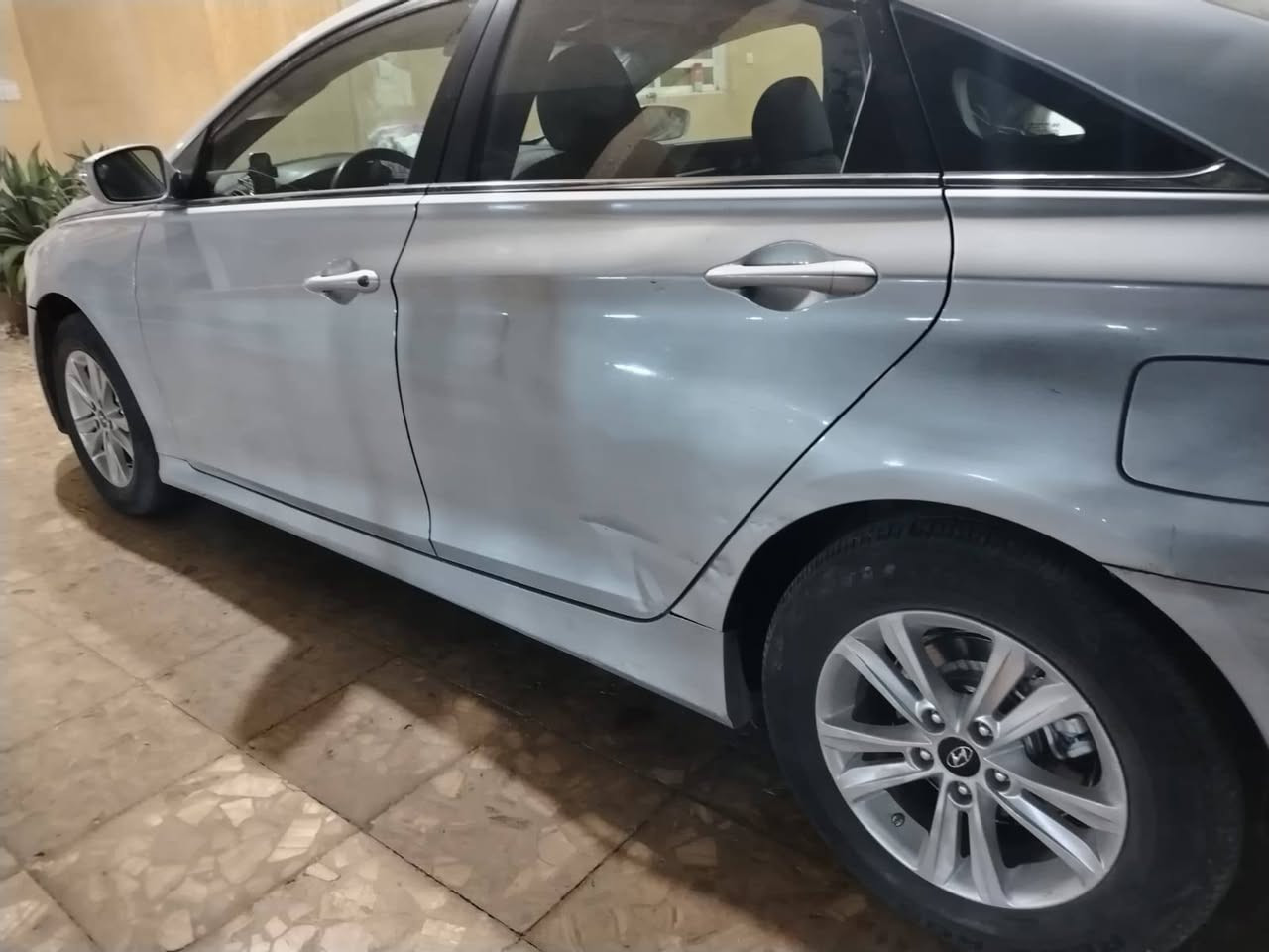 تحيه لمدير لكروب السعر نهايه المنشور
سياره سوناته رقم بغداد بسمي موديل 2014 وارد امريكي ضربته بخشم الجاملغ يمه سياره خير من الله 
كير مكينه باحله جيده 
كهربائيات كله شغاله منضومه زنون 
تخم تاير قبل اشهر شاده 
تبريد تدفئه خير من الله 
منضومه غاز جديده شادله 
مكان السياره بغداد 
*********** ممتواجد خاص شراي اتصل 
السعر 115
