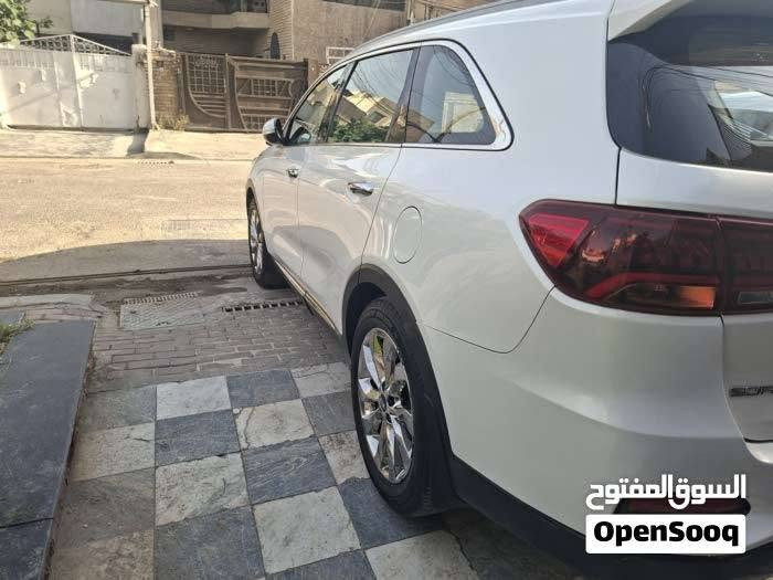 سورنتو ١٩ خليجي  على ايدي من الشركة
ماشية ٨٢ الف
السعر 225 ورقة 
مكاني بغداد حي العدل
***********@
