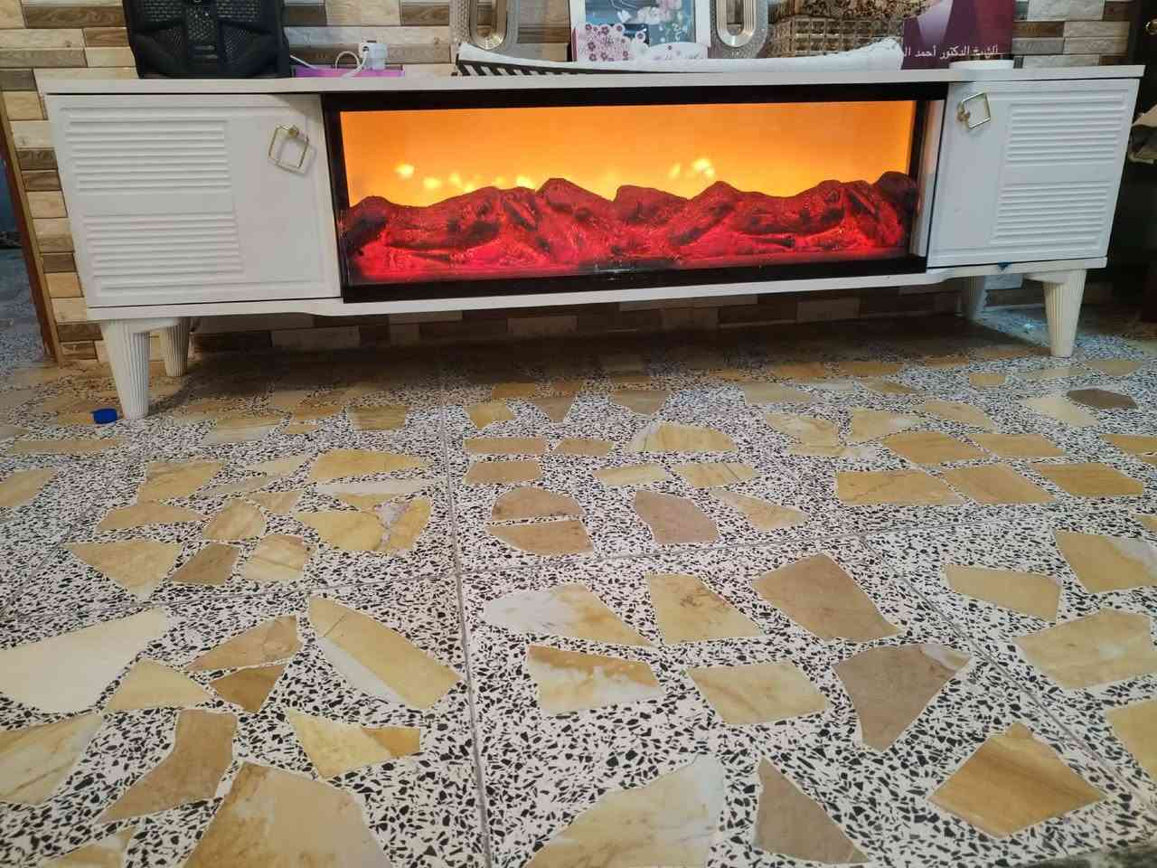 بسبب وعود كاذبة أكرر أنشر ميز بلازمة بهاذة شكل حتلو تخلو بس ديكور حلو وجديد لامانة لو مامحتاجة مابيعة 130
