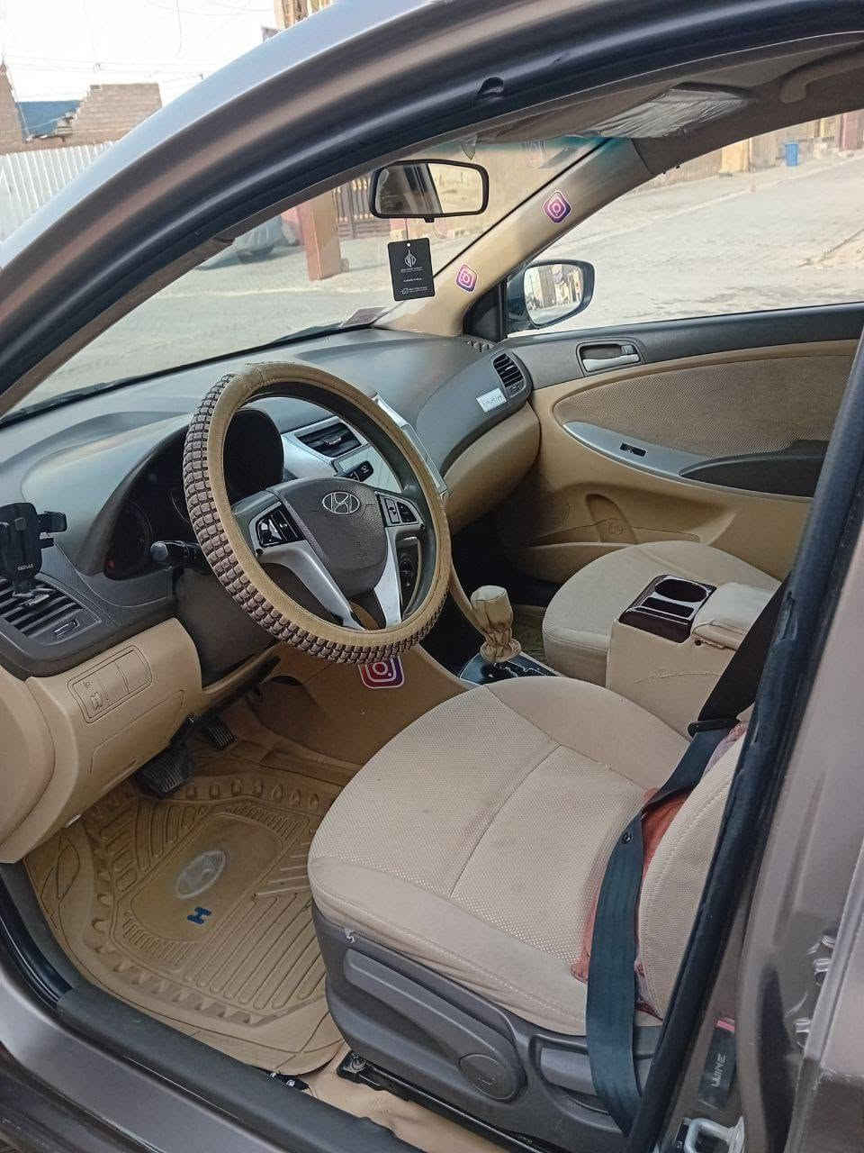 سلام عليكم عدي اكسنت خليجي مديل 2014 بيه كلير جاملغ لخلفي باقي بدون اي حادث واضح بل صوره مكينه دوش 1600 مكينه السعر 80 مكان سياره بغداد    ***********
