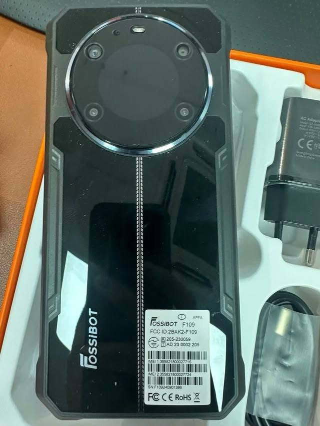 موبايل مدرع جديد لوك للبيع منو يريد يراسلني واتس اب ***********

نص مكتوب في الصور:
- 24GB + 256GB 5G 10600 MAH
- FOSSIBOT F109 www.fossibot.com 50MP+5MP Camera 16MP Front Camera 6.745 HD+ Display 8GB+256GB Up to 24GB RAM 10600mAh Big Battery 18W Fast Charging Helio G24E Octa-core IP68/IP69K Waterproof 1.32" Secondary screen