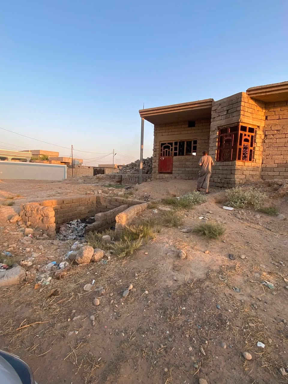 للبيع
هيكل طابو صرف حي الاسمدة مساحة 250 متر شارع 30 غرفتين نوم استقبال مطبخ صالة داخلية صحيات للاستفسار مراسلة الصفحة او الاتصال على الارقام التالية 

***********

***********
