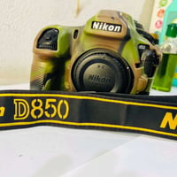 كاميرا نيكون D850 • نظيفه ٩٩٪ • عداد شتر ١٠٠٠٠٠