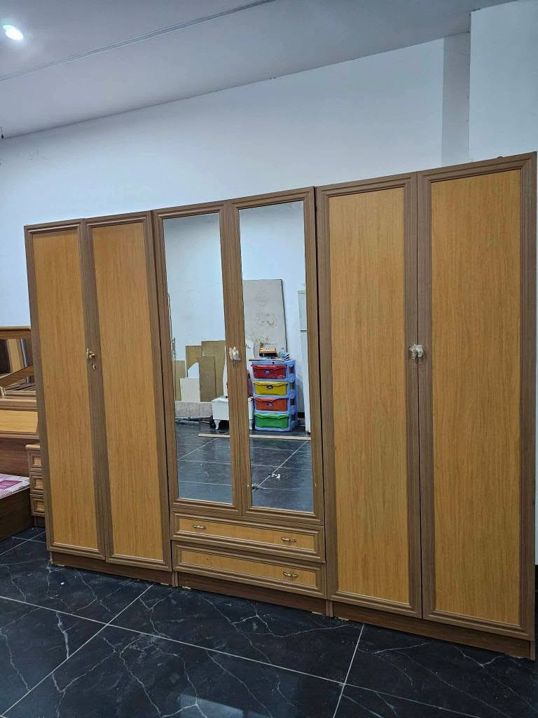 غرفة تركي • ٨ قطع • نظيف