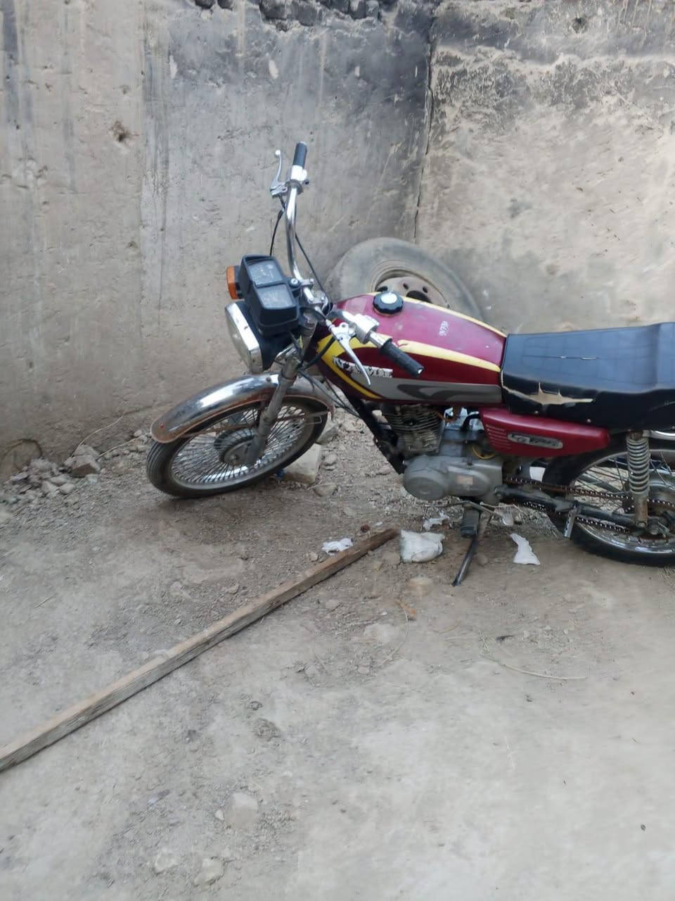 سلام عليكم اخوان دراجه اربعه كير كلك كلك كلك  موديل 18 نقص باتري وجوزه  ضفيره جديده سعرها 250 مجال قليل  مكاني كربلاء الحسينيه شراي يتصل ***********
