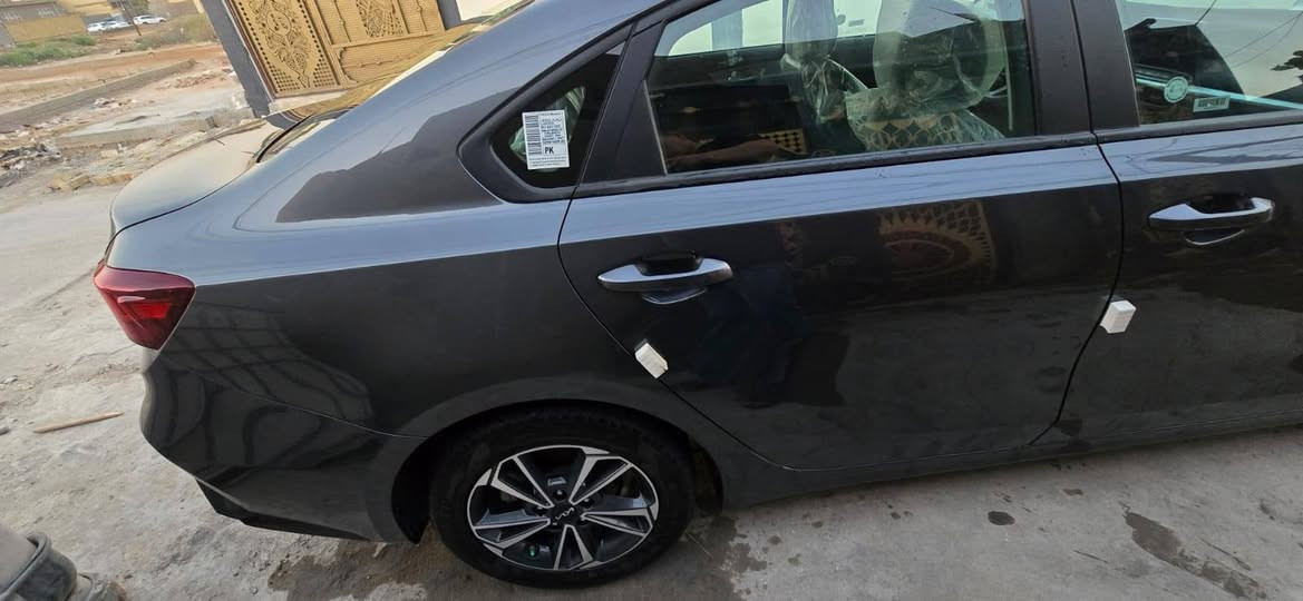 سلام عليكم للبيع 
كيا فورتي موديل 2024  
مواصفات عاديه السياره خير من الله 
اي نقص مابيهه حادث خفيف  موضح بلصور 
سيارة نضيفه كولش بسمي تحويل ثاني يوم
ماشيه 38 mi  
السعر  150 
***********
