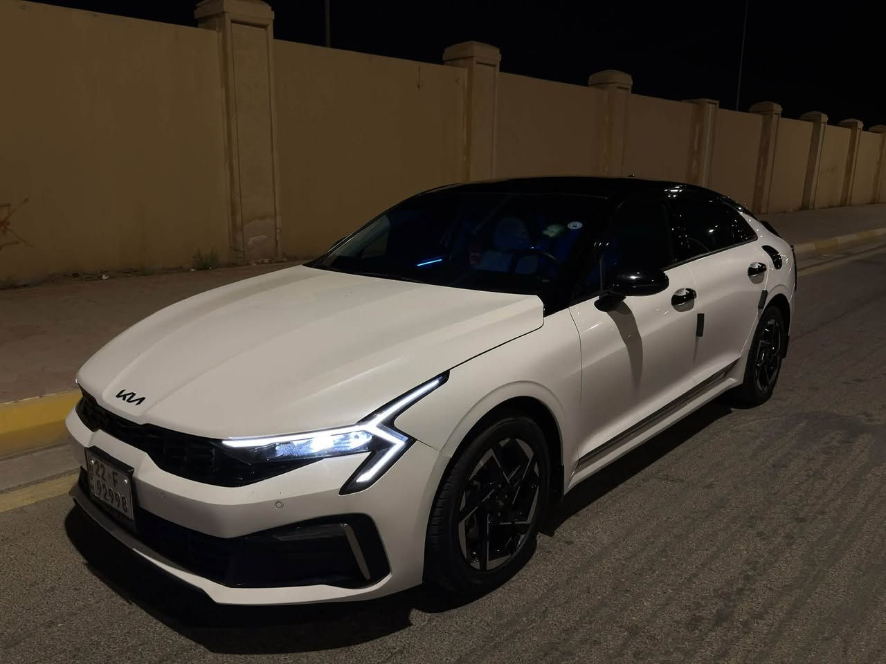 � للبيع كيا K5 EX موديل 2024 خليجي
✅ محرك 2500 GDI

✅ ممشى 49.000 كم

✅ وارد خليجي وكاله اكدال 

✅ رقم أربيل

✅ هزة وسنوية جديدة لحد 2027

المواصفات:

▫️ سقف بانوراما

▫️ كاميرا خلفية

▫️ مستشعرات وقوف

▫️ حساسات ضغط الإطارات (TPMS)

▫️ نظام مراقبة النقطة العمياء

▫️ نظام المفتاح الذكي (Smart Key)

▫️ تشغيل عن بعد

▫️ صندوق ذكي

▫️ مثبت سرعة

▫️ كشنات جلد

▫️ داخلية لون بيجي

▫️ فرامل يد إلكترونية (بصمة) مع Auto Hold

▫️ مصابيح أمامية LED

▫️ فتحات تكييف للمقاعد الخلفية

▫️ مرايا جانبية كهربائية

📌 السيارة خليجي وليست أمريكي

📌 كلين من التبديل

📌 بيها بعض المعالجات التجميلية البسيطة (PDR) ومصلحات خفيفة

📌 جاهزة للفحص بأي مكان
السعر 215 وبيه مجال بسيط 
***********
العنوان الانبار الرمادي
