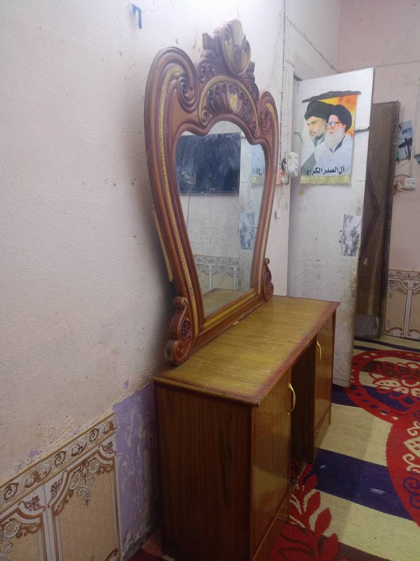 يا الله ميز مرايه+ وزاويه اللبيع السعر 75 العنوان العمارات الملح مقابيل حي الخضراء قرب مدرسه رقيه الانصاري قرب فلاح المضمد *********** عمارة, ميسان
