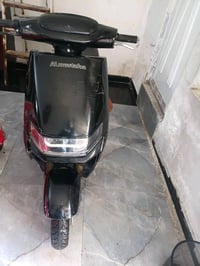 دراجة شحن كهربائية ستخدام شهر بدون بطاريات سعر ٢٠٠ الف قفلها 077210141...