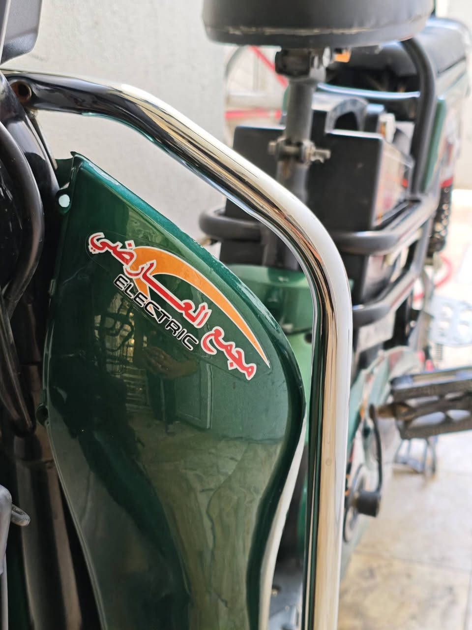 دراجه شحن وكيل العارضي 🏍️
ملف 1000 واط 
بطاريه 60 فولت خمسه باتري 
تمشي 50 كيلو متر 
سرعه 99
اشاير لايت بريك رباعيه كله شغال
شاشه تعرض كلشي من سرعه والاعطال ونسبه الشحن
تايرات جديد بنز جديد 
اربعه دبلات ومري ما مشدودات 
شاحنه ودبل سويج وبصمتين تشغيل واطفاء وتقفل وتفتح
دراجه خير من الله مال شغل وكراب 
الدراجه سعره 250 قفل 
رقمي واتساب ***********
مكاني نجف حي القادسية
