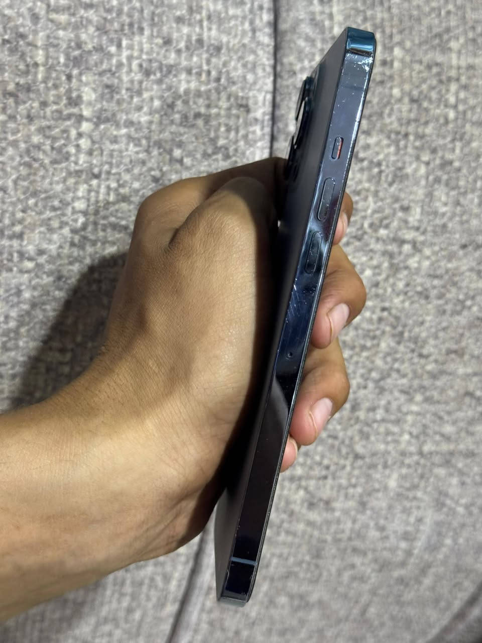 سلام عليكم جهاز 13برو ماكس امريكي جهاز نضيف ✅بطاريه 80شحنه خير من الله ✅
ذاكره 256✅اي قطعه ما مستبدل الجهاز ✅بيه بس كسر بشاشه وهاذ الخط  متواجد واتساب ورقمي ***********

