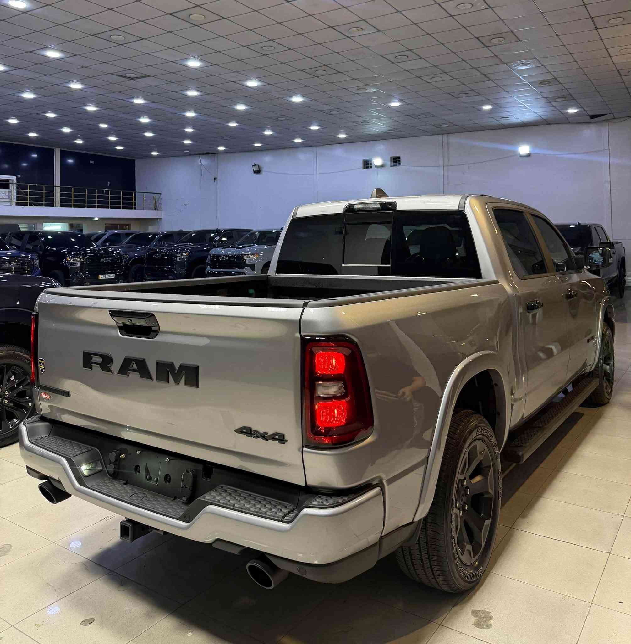 Dodge Ram 
2025 bighorn 
V6 - 3.0T - 4x4 

بسمە و شغال
شاشە تیسلا
کامیرە 
پانۆڕامە
داتاشۆ
ئاوینە کامیرە
لایت لید
کوشینات جلد 
کوشینات هیتر
سوکان هیتر
باب طویل
بودی قصیر
دبل اکسل
رادار
ئوتو ستوب
ویل ٢٢

23.000mi
2قطعە صبغ
سعر 425ورقە

***********
***********
