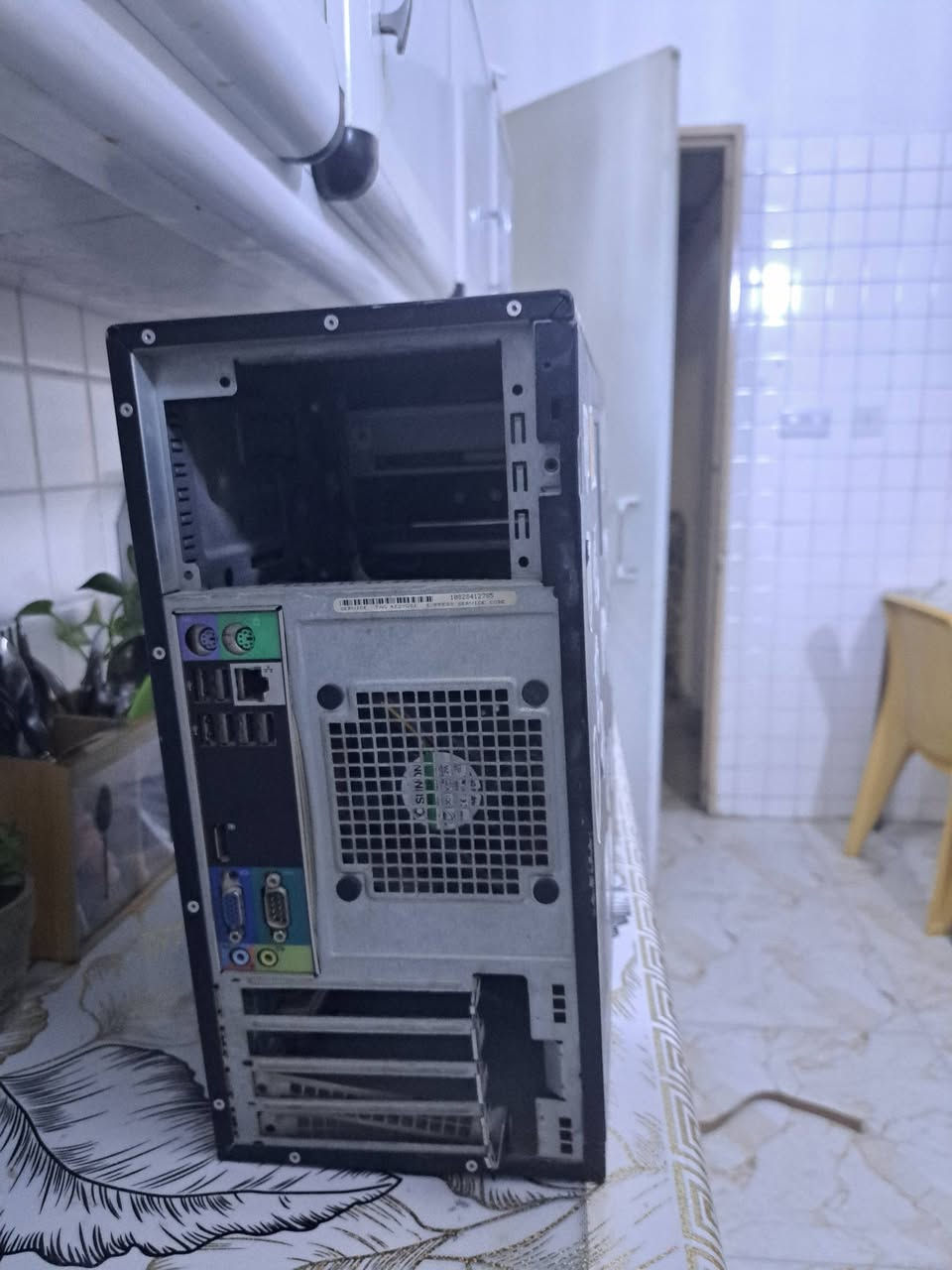 السلام عليكم
متوفر ..
كيس ديل 
ومعالج i5.2400
و بورد.
و مروحه اخراج
و مبرد انتل
و رام Ddr3 .4g
كلهم شغالين شرط الفحص
كلهم شلع 40 
مكاني الموصل.
