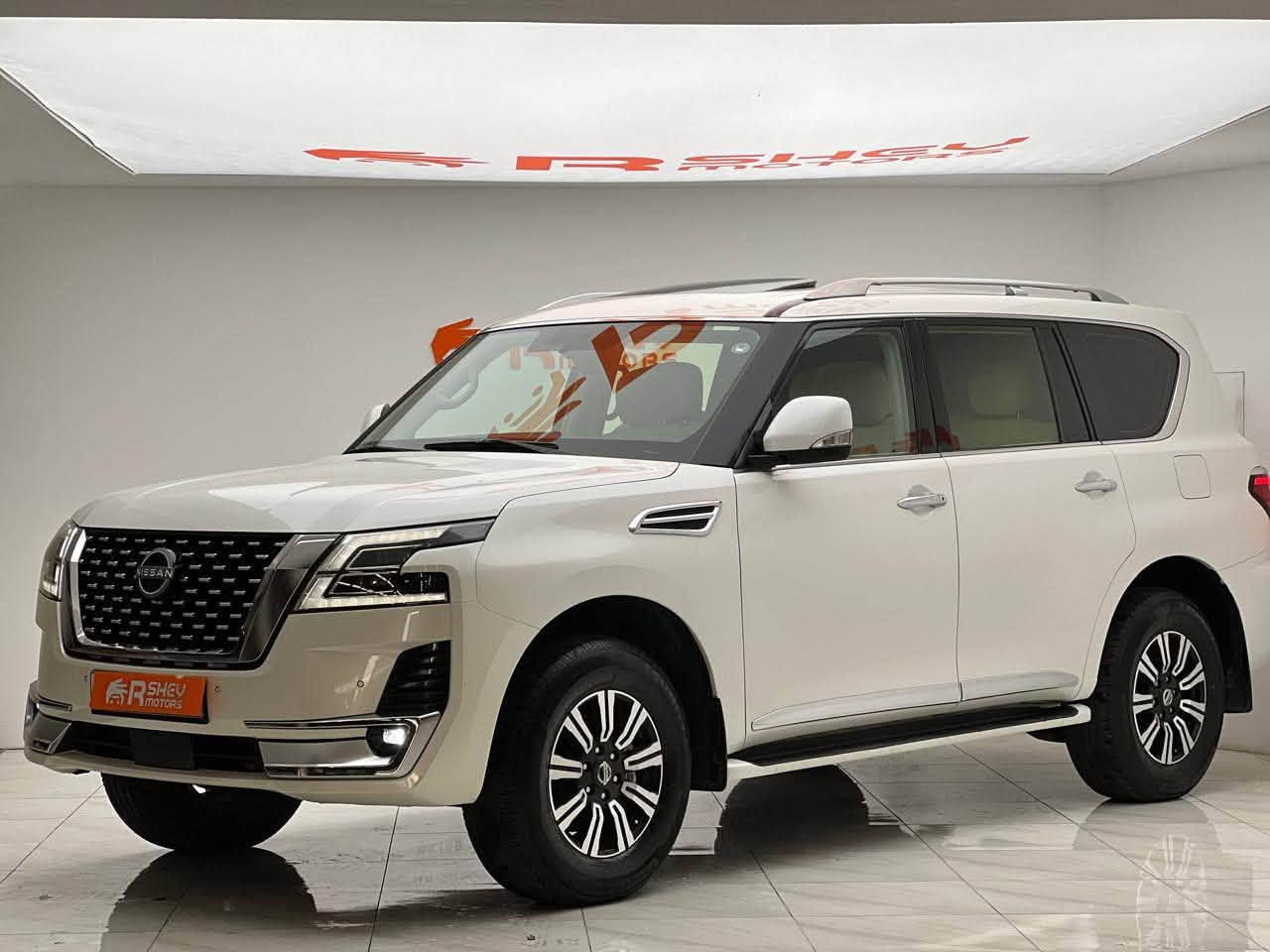 Nissan Patrol 2020
نيسان باترول ٢٠٢٠

مواصفات SE(كامرة خلفية-فتحة سقف-ابواب و تشغيل بصمة-مقاعد جلد و كهربائية)٧راكب

مكينة 6 سلندر تنفس طبيعي
نظام دفع رباعي 4x4
ماشية 57,000 كم فقط و بحالة جداً ممتازة

السيارة كفالة عدى مكان pdr صغير  
السيارة كلش حلوة و نظيفة 

السيارة رقم دهوك الدولي سنوية جديدة
مكفولة من كير و محرك و كهربائيات

و ب سعر(395$) ورقة و بيها مجال

مكان السيارة

دهوك -معرض ارشف R-Shev
رقم51 من معارض التيرمينال 

***********
***********
