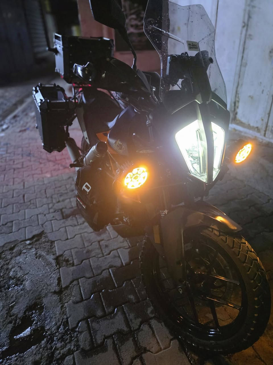 دراجه KTM 390 للبيع
دراجه كامله للترحال  وبيها جلكانات جدد 
مايحتاج اشرح عليها مفوله 
ماشي ٥٤٠٠ وقابل للصعود 
دراجه بسمي وبعدها بلضمان مال شركه 
سعر ٨ملاين قفل 
كامرات شاشه جنط  لايتات اصليه 
بيها هواي سوالف 
***********
