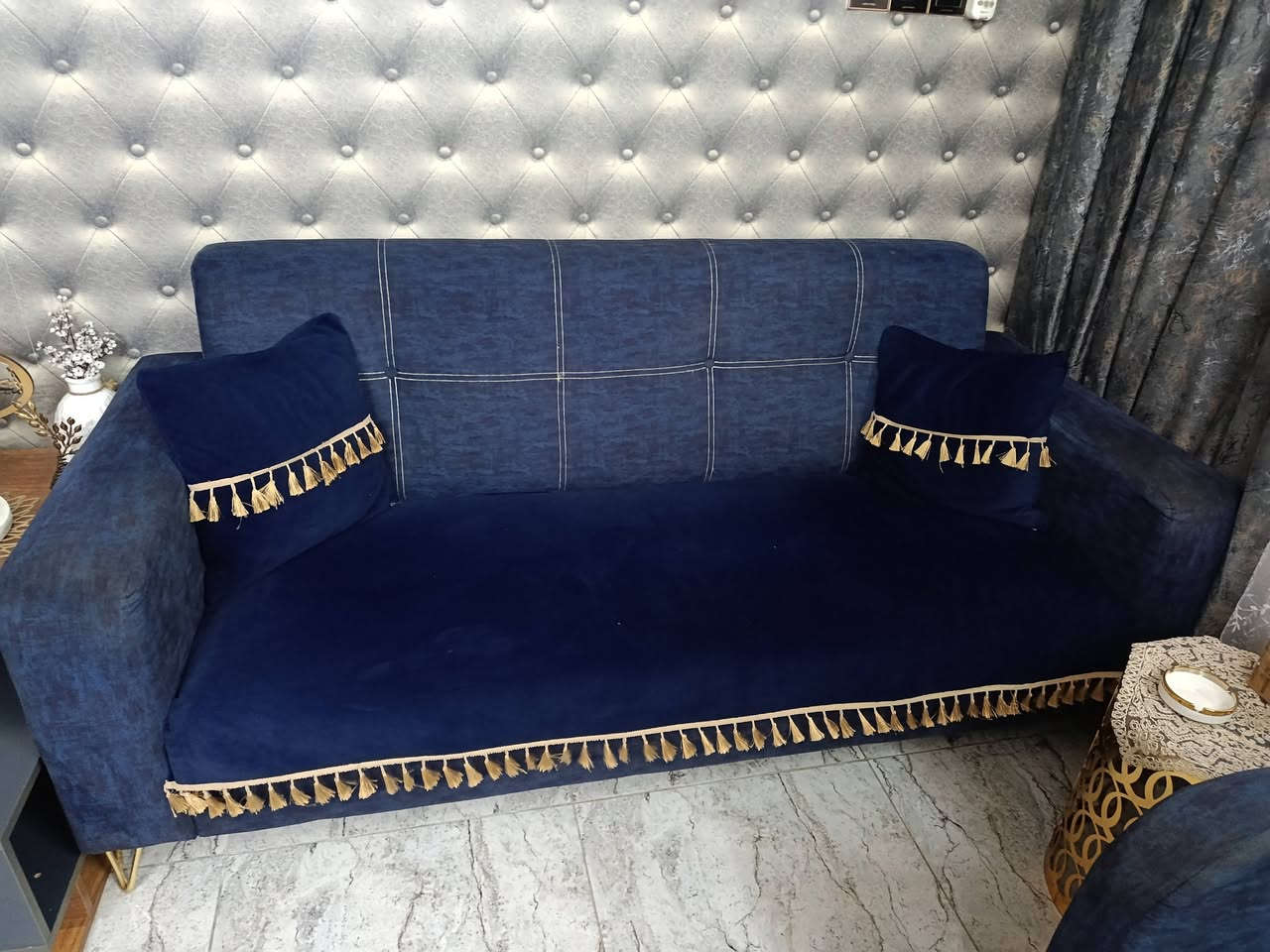 عندي غرفه نوم مصري ٥ قطع بدون ضرر مع دوشك هديه ب٣٥٠ وبيها مجال وتخم ٨ مقعد معمل الشمال مع تلبيسه جديده وكوشات ب٣٢٥ وطبله وسطيه ب٣٥ مكاني بغداد الوشاش متواجد واتس***********

