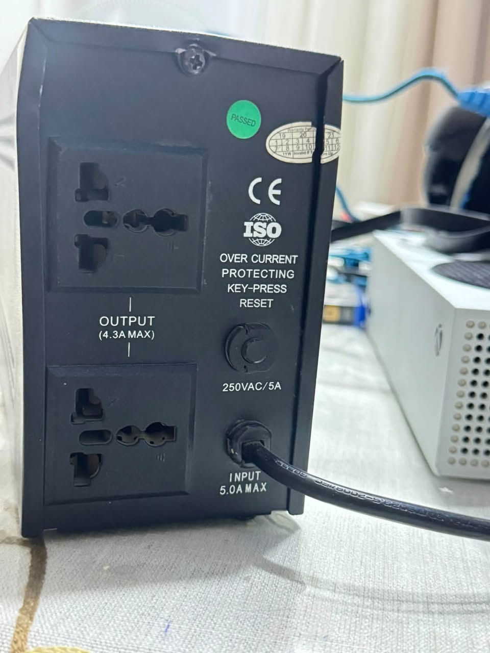 UPS 850v 
مبدل بطارية جديدة 
السعر25

نص مكتوب في الصور:
- للبيع: Lazer 850VA بحالة ممتازة بطارية جديدة ومكفولة