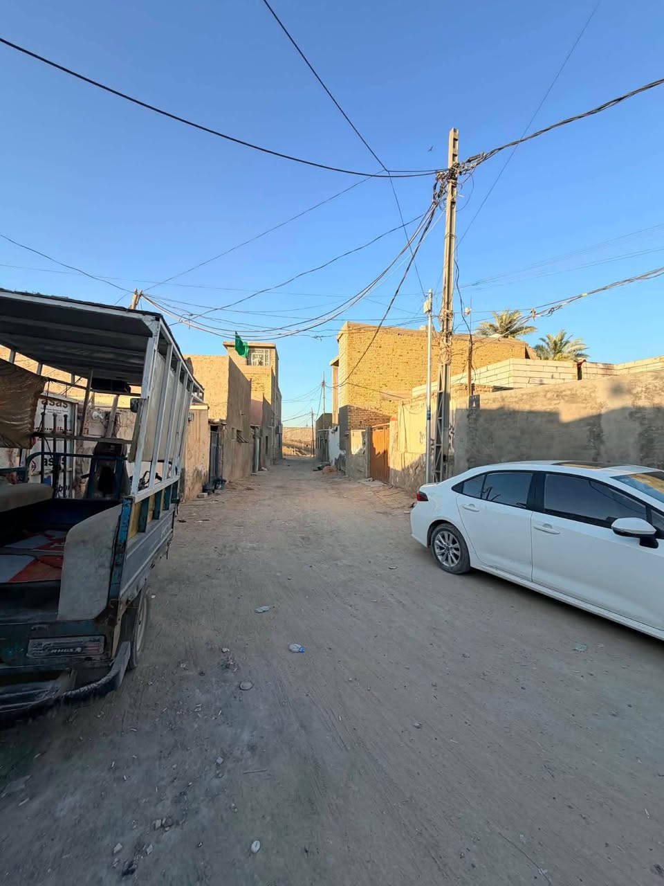 دار للبيع بلاش 9 ملاين وبي مجال 😍
طابو زراعي سند 25 
70 متر مطبخ وصالة وغرفه وصحيات 
عنوان الدار شارع المعمل 
شارع سيد محمد ابو صريمه للنهاية 
البيت فارغ وبيع مستعجل 
*********** Singapore
