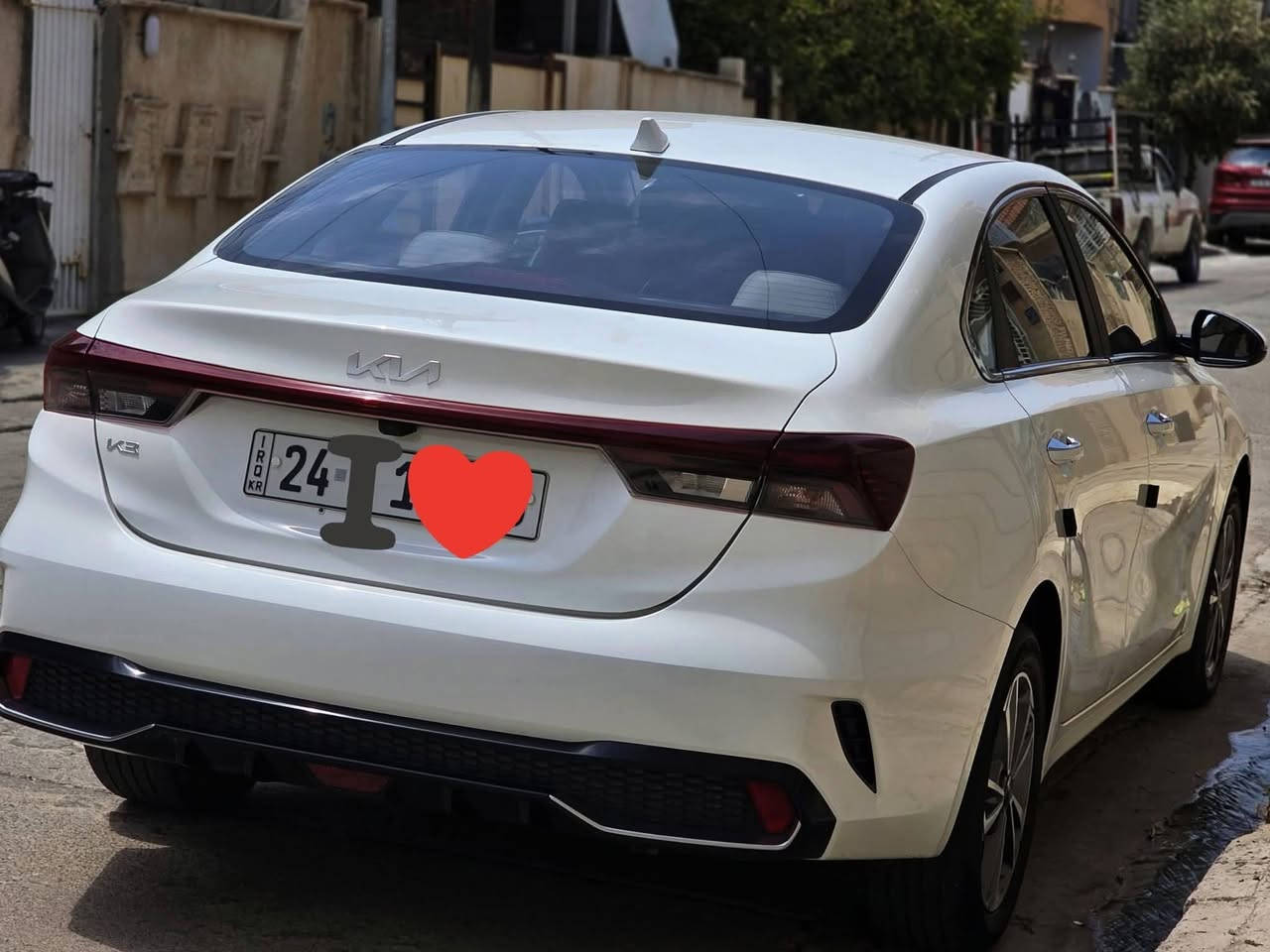 K3 2022 
ماشية 26000km 
كفالة من الصبغ والبارد 
مواصفات 
بصمة فتحة تبريد لمس شحن وايرليس قطعتين تبريد كروز سرعة فول تحكمات ستيرن 
سعر ١٣٨ 
مكاني الحدباء 
*********** واتساب
