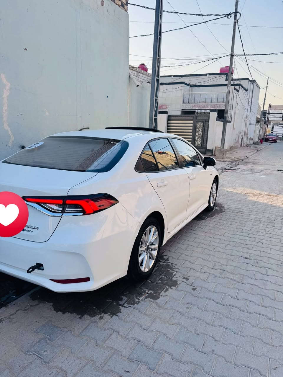 كورلا هايبرد موديل 2025 رقم بغداد فول السياره فتحه بصمه رادار جلد وبعد بيها هواي موصفات السياره بيها بخه صبغ ربع من الباب الي خلف السائق
والجاملغ خلفي بي مكان  تصيحه زغيره كد شبر   ماشيه 44 الف مكاني نجف سعر 145 بيه مجال للشراي  رقمي ***********
