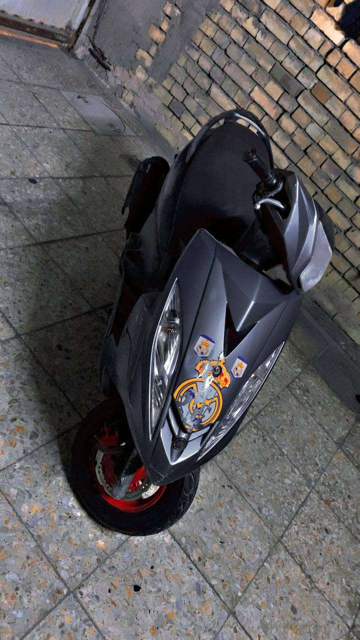 السلام عليكم GTR للبيع مكينة بلادية كفرات وسوادات بلادية ختم واحد وي المكينة ماشية 24 كهربائيات كلهة شغالة مكفولة من النضوح والتبخير عليهة ادامة كلجات طسة ناعمة العنوان بغداد السعر 800 قفل 🔒🔒الرقم *********** واتساب فقط
