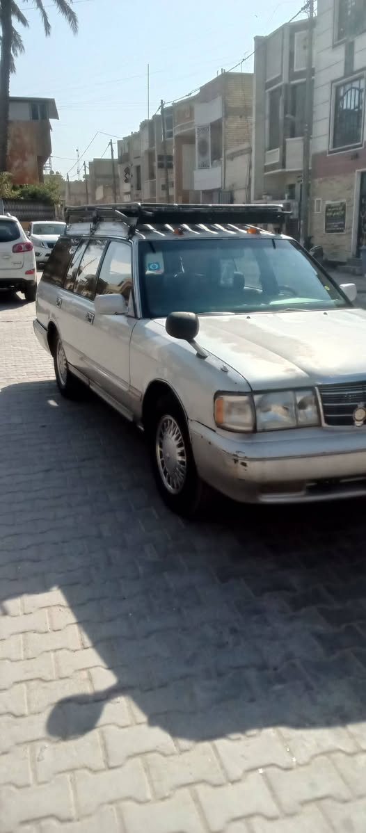 سلام عليكم ارنب كراون ستيشن موديل 93 رقم بغداد انكليزي بسمي سياره مال بيت  ما متعوبه. تبريد شغال مكينه بطه ديلكو هستوني شاده كير خير من الله   مكاني بغداد الحريه سعرهن 60 وبيه مجال بسيط. *********** واتساب فقط ملاحظه السياره بلاديه ولبنيد بي جراد موضح
