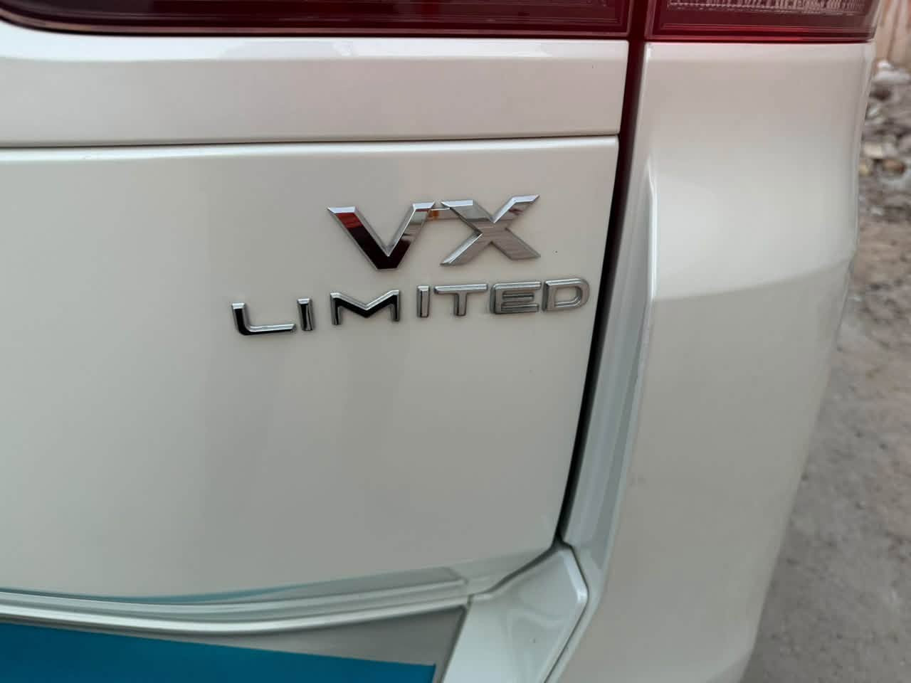 � للبيع لاندكروزر VX Twin Turbo Limited
{ السلام عليكم ورحمة الله بركاتة}❤️

• الموديل: [2023]
• الممشى: [33]
• اللون: [ابيض صدفي🤍]
• وارد: [بريم اصل]
• المواصفات: VX Twin Turbo Limited
• السيارة: [كفالة عامة]
• الحالة: نظيفة جداً
💰 السعر: [٦٩٥] بيها مجال للشراي
📍 المكان: [البصرة]
📞 للتواصل: [***********]
السيارة جداً نضيفة بحالة الوكالة بالحقيقة احلة من الصور السيارة ماشية فقط ٣٣ الف كيلو
السيارة رقم بغداد

