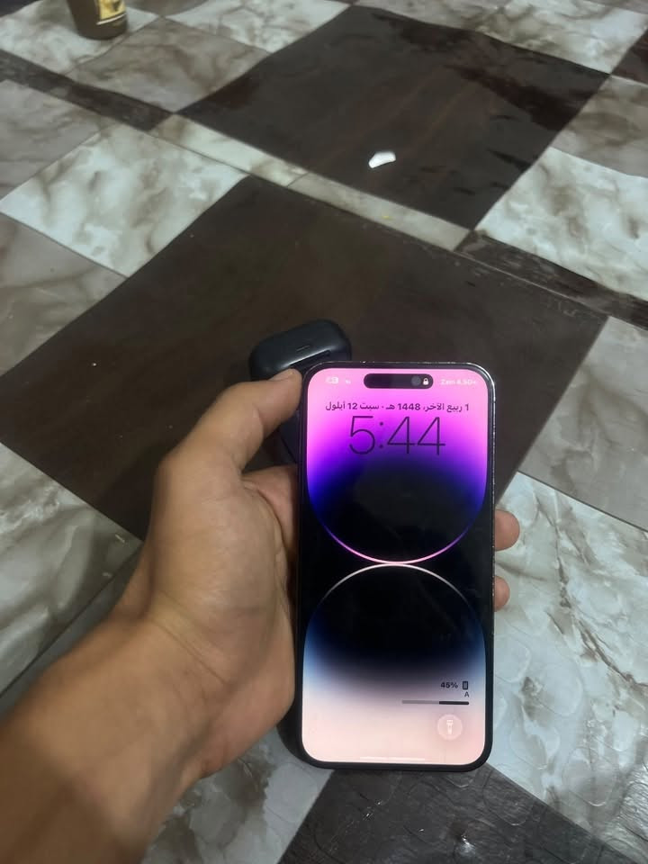 سلام عليكم 14 برو ماكس بلادي ممفتوح ولامبدل اي شي بطارية 🔋 86‎%‎ ذاكرة 128 بلادي فحص حاسبه ويا شاحنه اصليه هذا رقمي بي واتساب *********** مكاني المحموديه

