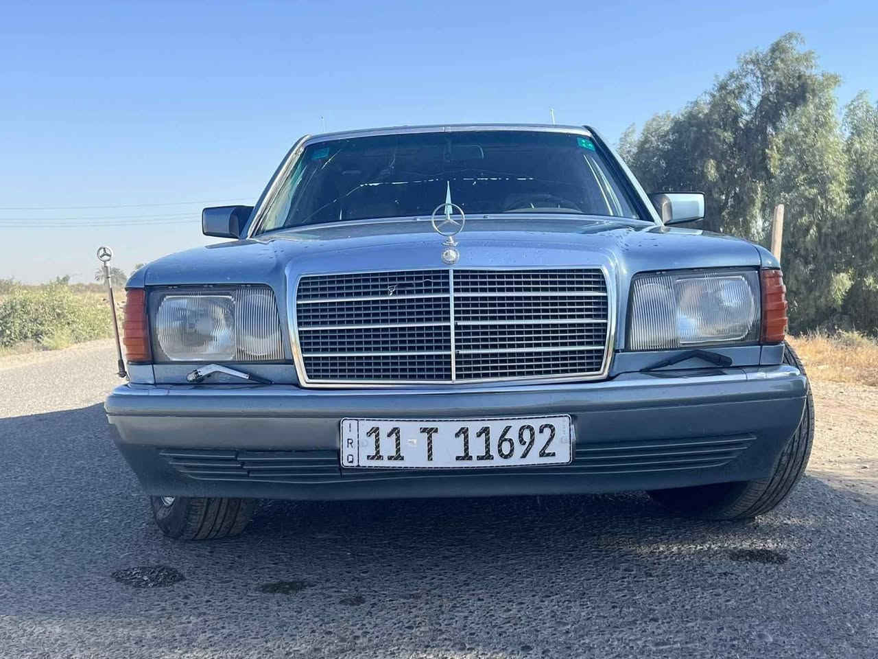 مارسيدس رئاسي 
باب قصير 
موديل1990
تخم تايرات جدد
محررك البلادي عنكبوت 
حدادة صدر كير محرك مكفول
تبريد شغال
رقمهه الجديد الدولي 
رقم بغداد
سيارة نظيفة بمعنى الكلمة
بردات اصلية بلاد

مكانهة /صلاح الدين/الدجيل/
الرقمممم/***********
