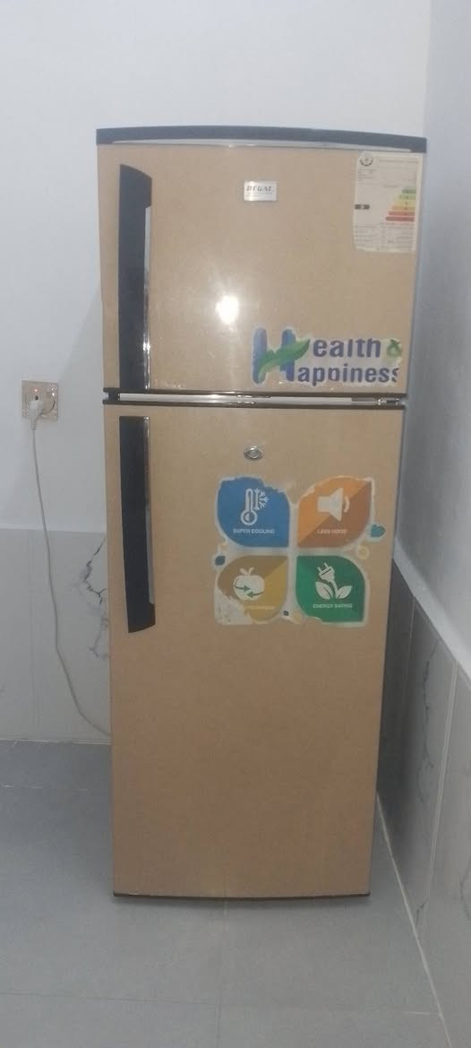 ثلاجه اخو جديد مستخدمه ابد مدخله تصليح فوك جوه فول سعر ٢٠٠ بيهه مجال ***********
