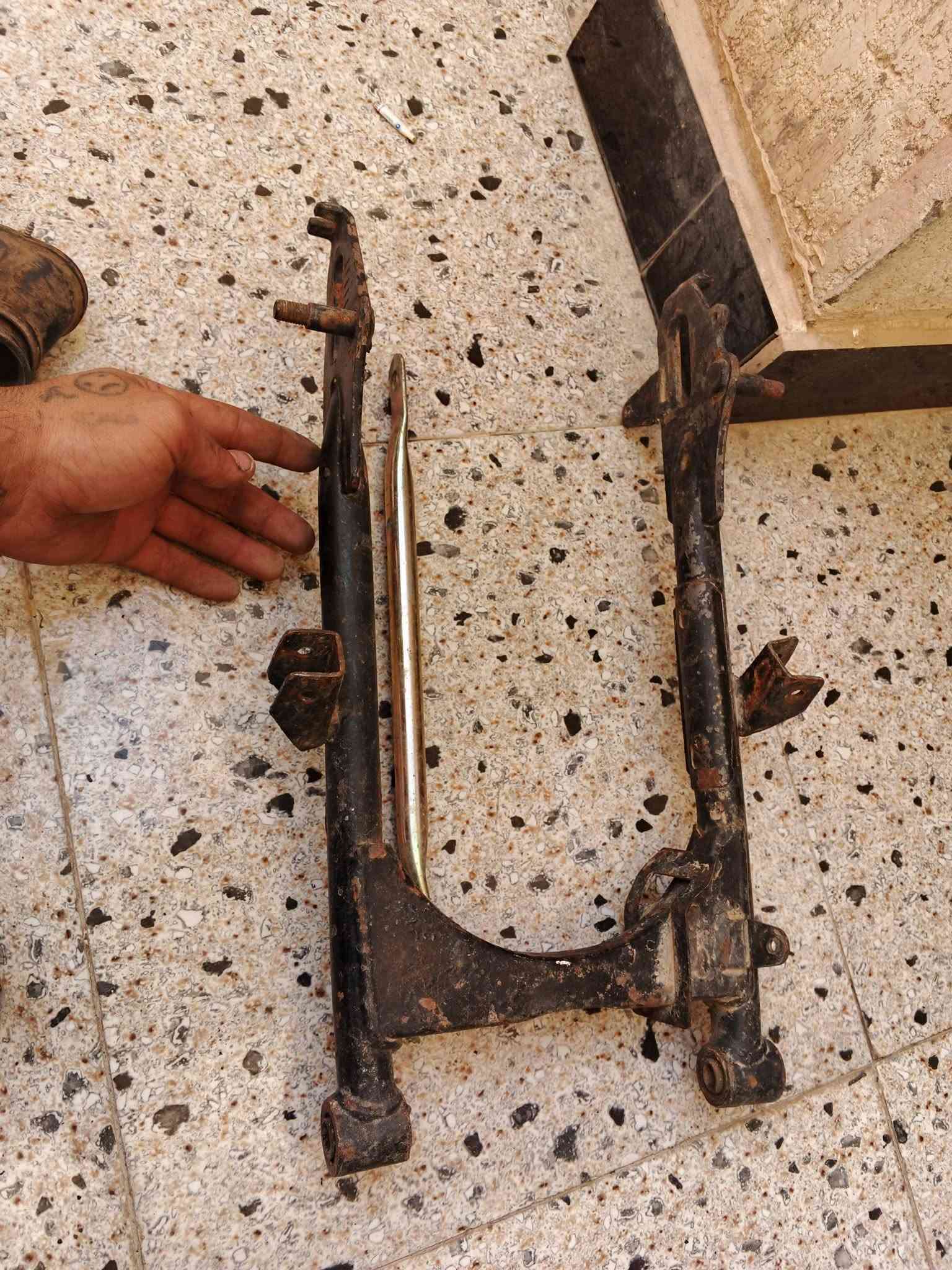 لبيع كلهن اب خمسه وعشرين قفل كلهن كلشي ما بيهن جيب وشد كبل عربانه تنكيات كلشي
