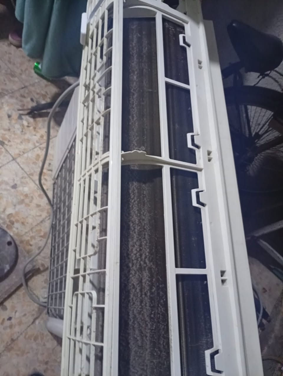 سبلت طنين بي ليك بلخارجيه شغال شرط شغل  كامل سعر 200 وبي مجال مكاني زبير ***********
