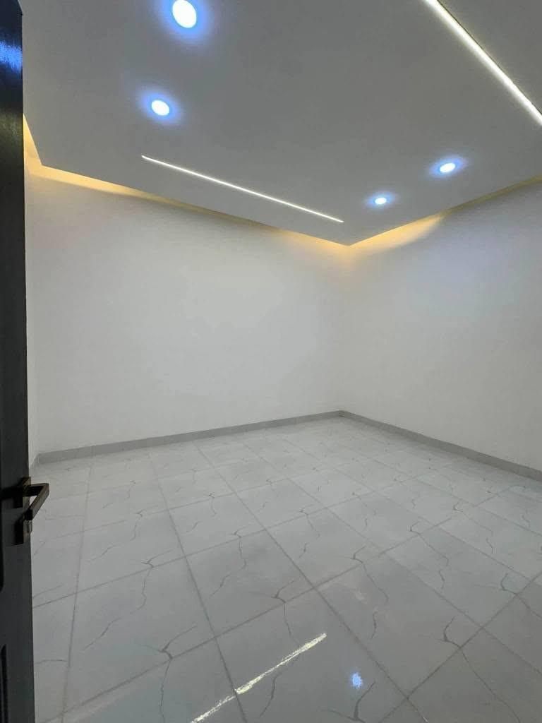 داران سكني للبيع 

في حي السماح السياسيين بمدينة الموصل 
مساحة كل دار 100 متر 5×20
طابق واحد 
بناء زيرو تسليم فوري 

يحتوي على غرفة النوم وهول وستقبال ومطبخ وصحيات 
اتجهة قبلة 

سند طابو ملك صرف 
***********
***********
مكتب واتار للعقار سايدين حي السماح الاركان مقابل مرطبات دبي وقرب صيدلية المشاعل 
نستقبل جميع العروض التجاري والسكني موصل, نينوى
