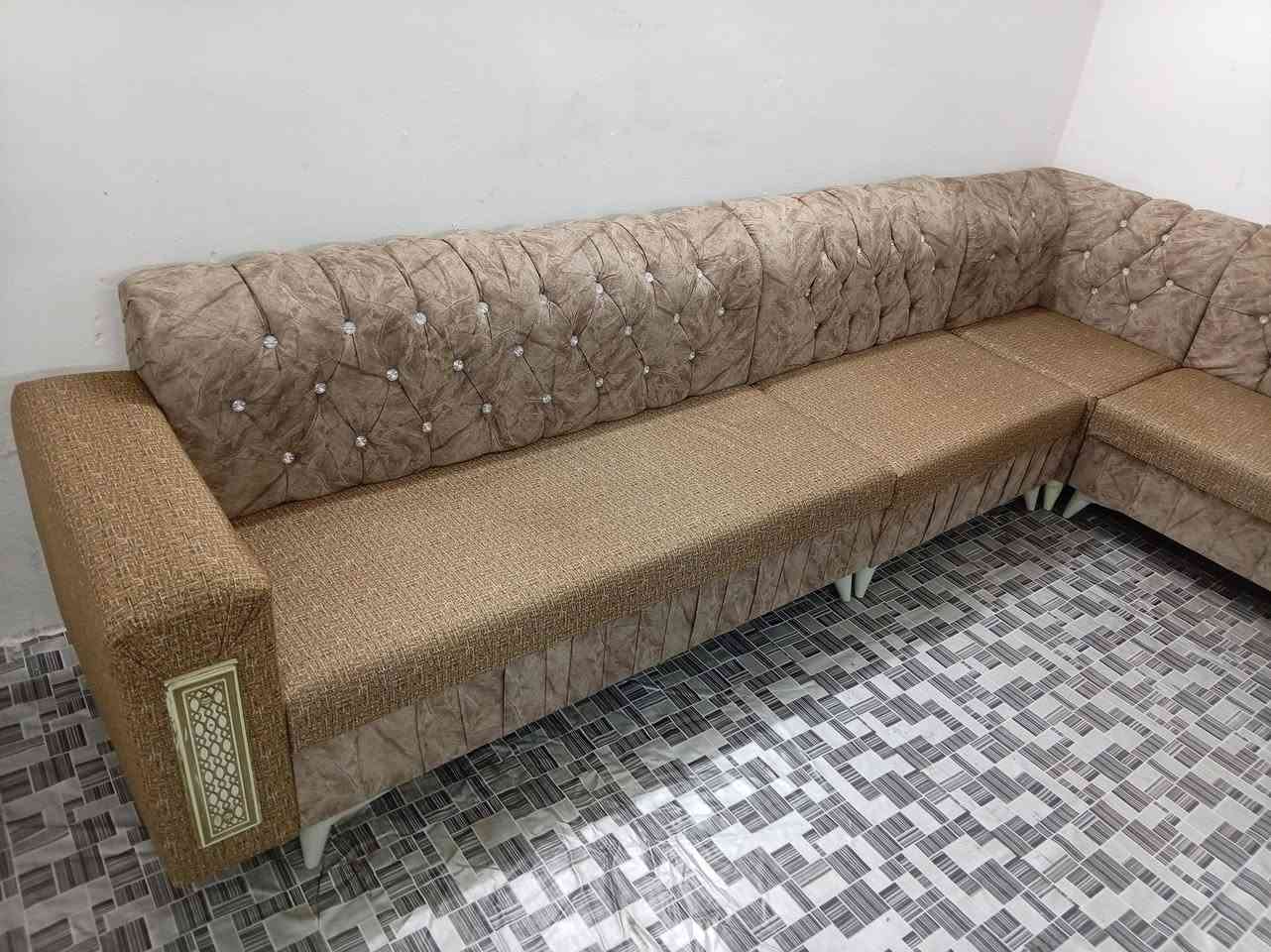 ديوان للبيع تزكام اي ضرر مابي كلش نضيف 17 مقاعد السعر350وبي مجال العنوان كربلاء حي العامل يوجد توصيل داخل كربلاء الستفسار ***********
