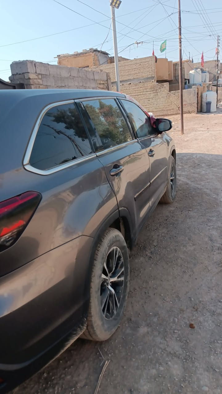 انشاء: تويوتا
السنه: 2019 
الموديل: هايلاندر 
الفئه: VXR
الاجزاء المطلية: بدون صبغ
اللوحة: بغداد٫خصوصي
اللون: الرمادي
مادة المقعد:  نصف جلد
عدد المقاعد: 7
الوصف: هايلاندر 
مواصفات: الكاميرا الخلفية صندوق كهربائي التحكم على المنحدرات مستشعر وقوف مثبت السرعه نوافذ كهربائية شاشة نظام المفتاح الذكي نضام بدء التشغيل المصابيح الاماميه ليد قفل مركزي للابواب كشاف ضباب فرامل الوقوف الإلكتروني وضع القيادة مثبت السرعه التكيفي تبريد خلفي
الرقم ***********@تفاصيل أكثر اتصل
