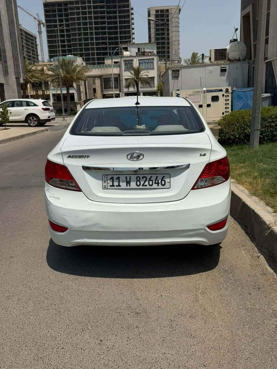 السلام عليكم 
من رخصة الادمن المحترم 
اكسنت 2015 خليجي محرك 1600
سلايد ويل كب حجم 16
ماشية 114
رقم بغداد 
السيارة استخدام بنية وباسمها
بيها طخطخات 
وما بيها سونار
تاخذوها سونار باي مكان يعجبكم
السعر 92 ورقة وبيها مجال
اني مكلف بالنشر اي استفسار
اتصل على رقم وبي واتساب
***********
