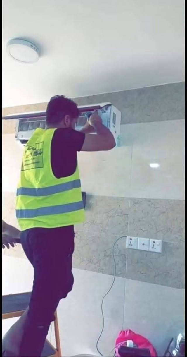 لنقل الاثاث داخل كركوك وخارج  السلام عليكم زبائننا ***********واتساب /اتصال
ويانه💚كلشي سهل باذن الله 💚 من نقل الاثاث العام 🚛والتحويلات من بيت🏡 الى بيت اخر 🌹🏘️ توجد سياره  (هينو  +كنتر+(كيه) وكادر كامل من العمال الموهوبين في حمل الاثاث🦸🥷 والتحمل بما يرضي الله ويرضيك.
يوجد نجار يفتح ويشد الغرف عراقيه🇮🇶-تركيه🇹🇷-ماليزيه 🇲🇾 وايضا فتح وشد جميع انواع السبالت ❄

ما عليك غير انه تتصل وتدلل خلال دقائق تجيك قائمه العمل والاسعار وانت تختار الي يعجبك... 
وعند الاتفاق عليك الجلوس واحنا في خدمتك 🧿🕴️..وكل شي حسب 
طلب الزبون❤

فقط عليك الاتصال ***********اتصال/ وتساب +ماسنجر الصفحه
