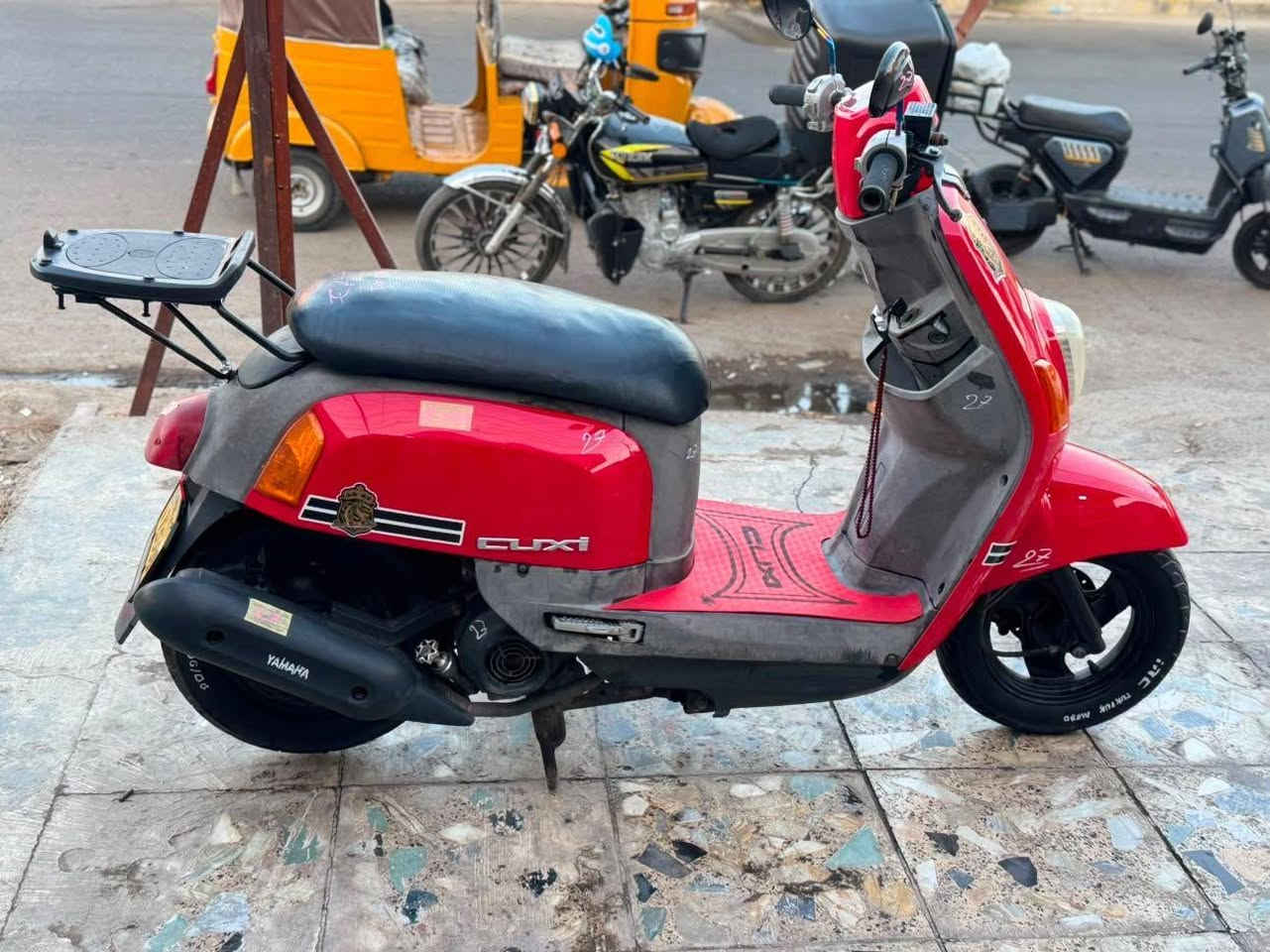 سلام عليكم ماكس بوليس 120كابريتر دراجه جديده سلف هندر كهربايات كلها شغاله مكينه كفاله شلعه ومعدل تخبل دراجه ناعمه أوراق كامله بسمي السعر ٦٠٠ المكان بغداد الحسينيه مال راشديه ***********

