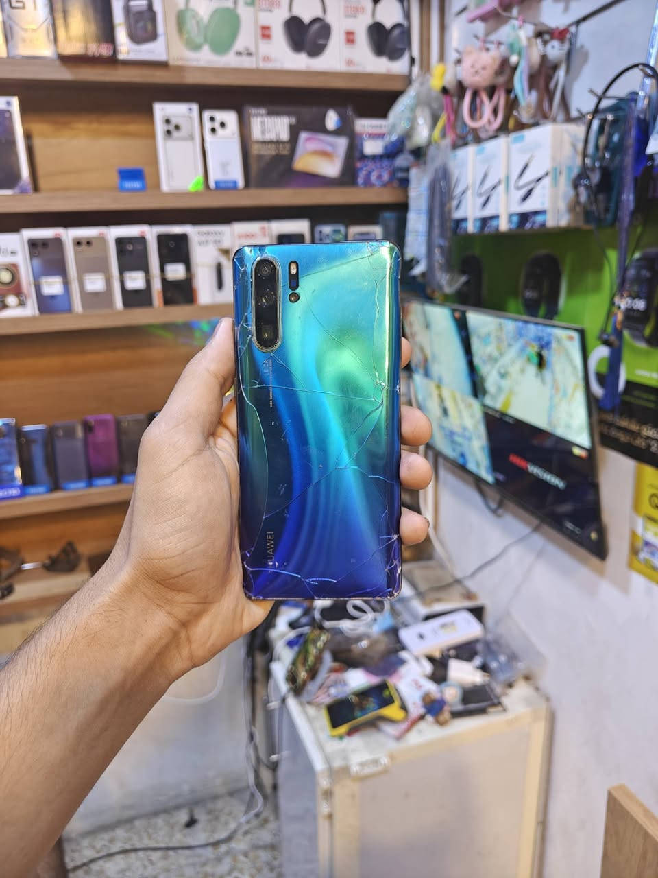 هواوي P30 • ١٢٨ • شاشه منحنيه