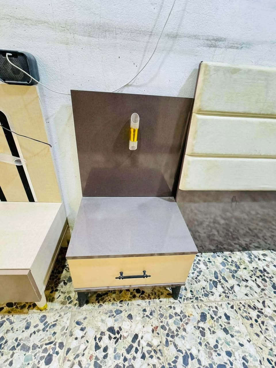غرفه 5 قطع بيبان نضافه 100‎%‎ سعرهه 400 الف
مكانها نجف شراي سكرين وعل واتساب يراسلني 
***********
