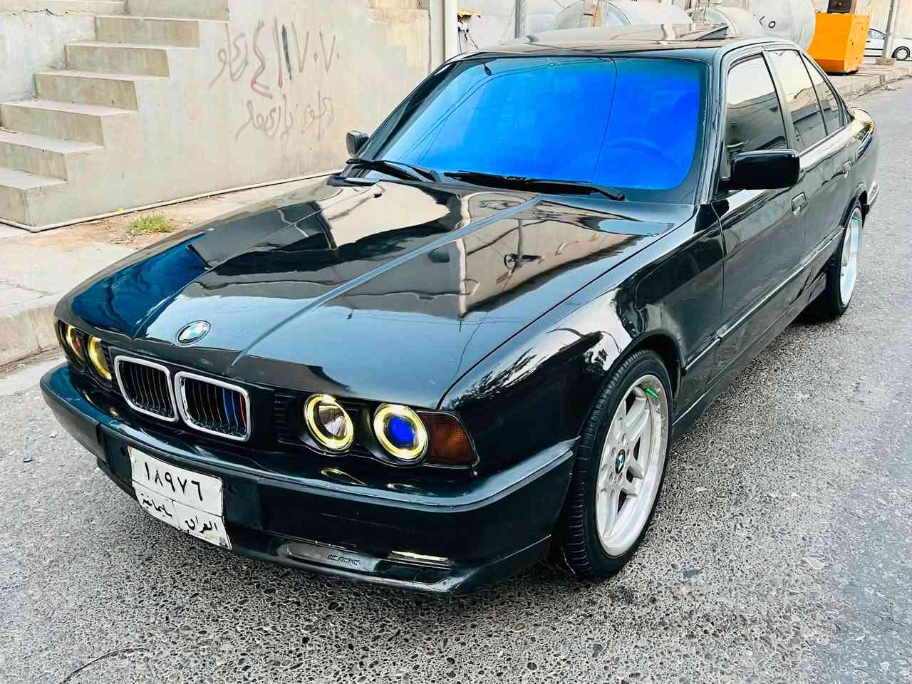 Bmw موديل١٩٩١
٥٢٥ كه پس توماتيك ته بريد فووله 
٤ جام كاره باي سلايت كوشن جلد ناو كريمي زور جوان 
شاشه ئايببات ويل M  تايه و ويل زور خاوين  ده عامي بشتو بيش M بيش كه وره يه ٧٤٠ هه زار غرامه ي له سه ره دواي معامه له وه ري ده كريه وه سياره كي جوان و ريكه بي مه سره فه گيرو مه كينه و ته قه و ره قه به شه رت ته حويل به شه رت سعري ٥١ كه ميك مه جال شوين هه ولير بنه سلاوه/*********** واتساب
________________
عربي
بيئيم ٥٢٥  كبس توماتيك تبريد  فولل جامات كهرباي سلايت بجم عريض ويلات ايم دعاميات ايم داخل كريمي حلو شاشه ايبات كوشن جلد كير محرك كل بشرط ٧٤٠ الف غرامه عليها يرجع سعر  تحويل بشرط سعر ٥١ ورقه بي مجال اربيل بنصلاوه /*********** أربيل, العراق
