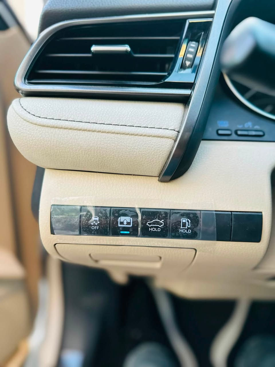 ...﷽
‏Camry2023LE📦 SAS
سفری شەریكەی ساس 
زەمانی شەریكە
46000•kmڕۆشتوە هەقیقی بەشەرت
بیلاد پەردە
شاشە
كامێرا
حەساس
ئۆتۆ هۆڵد
برێك بەسمە
زینۆن
Led
تەحدید سورعە
دەعامی بۆ دەعامی بەشەرت بێبۆیاخ
بێكرانەوە بێ تەعدیل هەموگایانی بەشەرتی سۆنەر
گێڕو مەكینەی بەشەرت
بۆزانیاری زیاتر پەیوەندی بكە
ژ.م***********
***********
