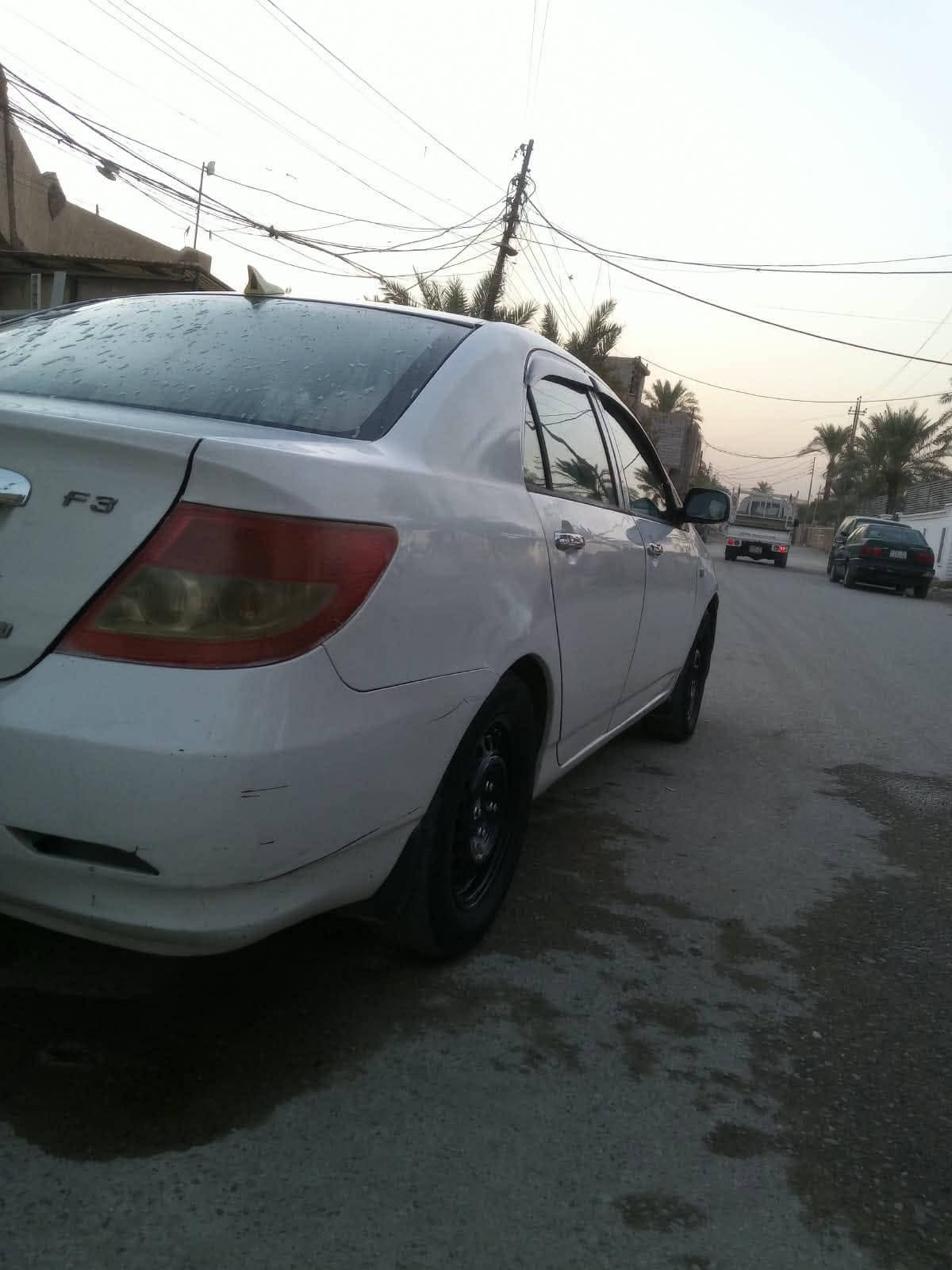 سلام عليكم بي وايدي f3 موديل 2011 كير مكينة تبريد منضومة جديدة حتة البواري بدلتهن صدرهة حلو السيارة احلة من الصور ***********
