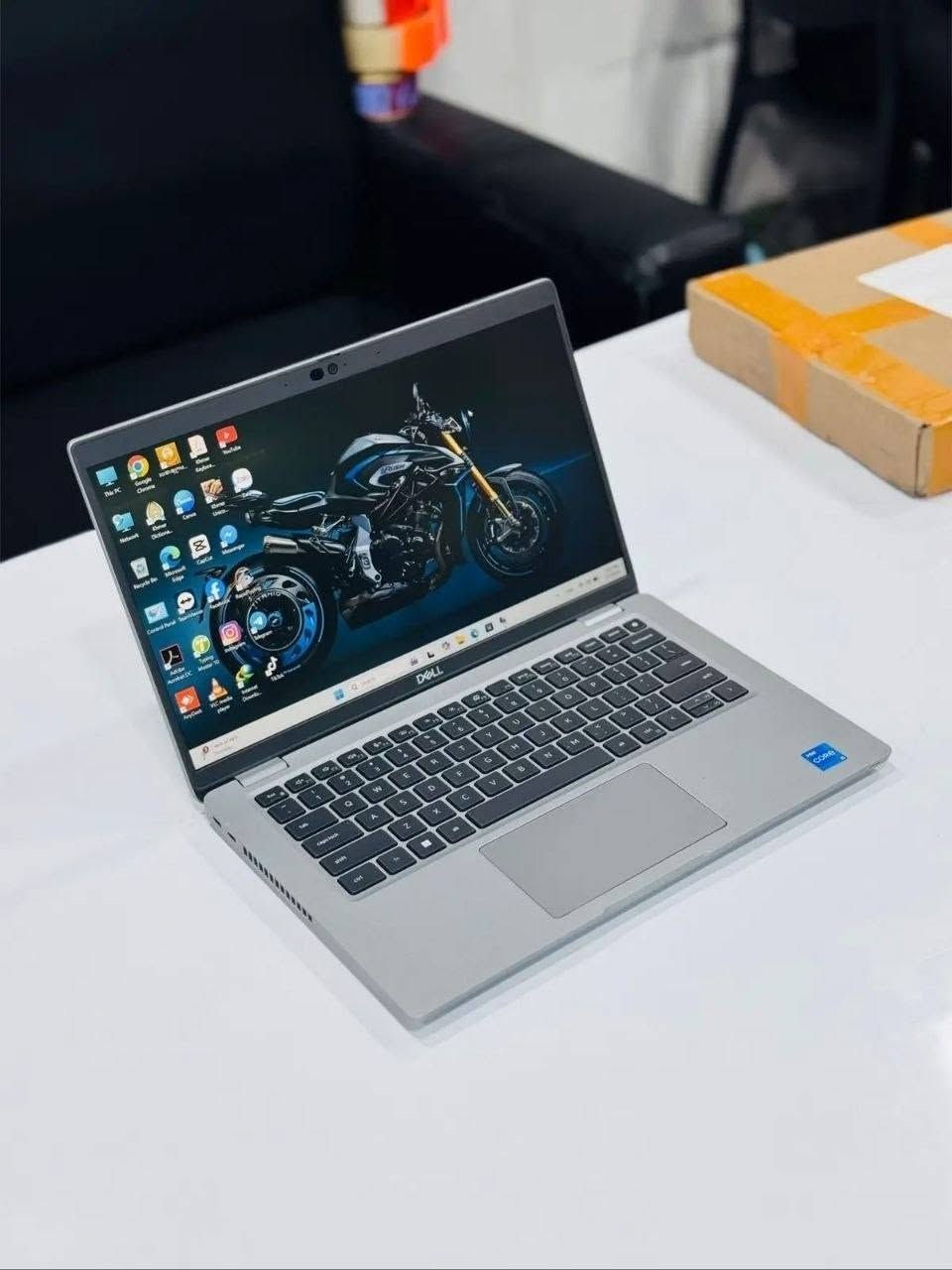 💻 لابتوب Dell Latitude 5430 – الجيل 12 🔥

إذا تبحث عن أداء حديث، سرعة، واعتمادية بسعر مناسب، فهذا الجهاز خيار ممتاز 👌

🔹 المعالج: Core i5 الجيل 12
🔹 الرام: 8GB DDR4 قابلة للتطوير
🔹 الهارد: 256GB SSD NVMe قابل للتطوير
🔹 الشاشة: 14 إنش FHD بدقة 1920×1080
🔹 كرت الشاشة: Intel Iris Xe Graphics
🔹 تصميم عملي وأنيق ومناسب للاستخدام اليومي والعملي.

🎯 مناسب لـ:
✔️ الطلاب والجامعات
✔️ الأعمال المكتبية
✔️ البرمجة
✔️ الدراسة والبحوث
✔️ التصفح والمشاهدة
✔️ برامج التصميم والمونتاج 

🎁 الهدايا:
✔️ حقيبة لابتوب
✔️ ماوس
✔️ Mouse Pad
✔️ الشاحن الأصلي
✔️ تغليف احترافي داخل كارتون

📍 الموقع: بغداد – الأمين الثانية

🚚 التوصيل متوفر إلى جميع المحافظات

🔍 فحص كامل للجهاز قبل الإرسال
💵 يمكن فحص الجهاز قبل الدفع والاستلام
🛡️ ضمان استبدال 7 أيام في حال وجود عطل مصنعي
⚡ الجهاز جاهز للاستخدام مباشرة 

السعر 450 الف فقط
للتواصل واتساب ***********
