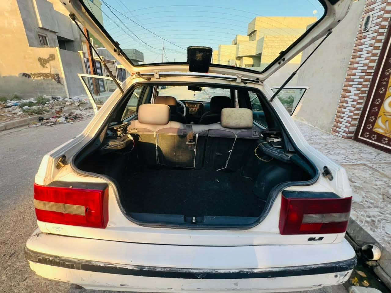 سلام عليكم فالفو 440
محرك شرط  
طخم تايه
 سياره حلوه كاعده
تبريد ينرادلو كنبريسر بس
سعرها 26 وبيها مجال 

اتصل ***********
