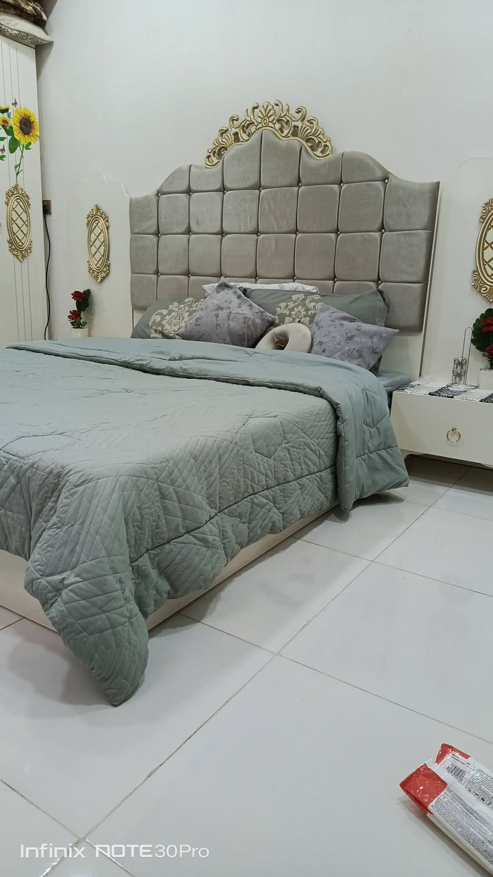 غرفة نوم • ٨ قطع • نضيفه