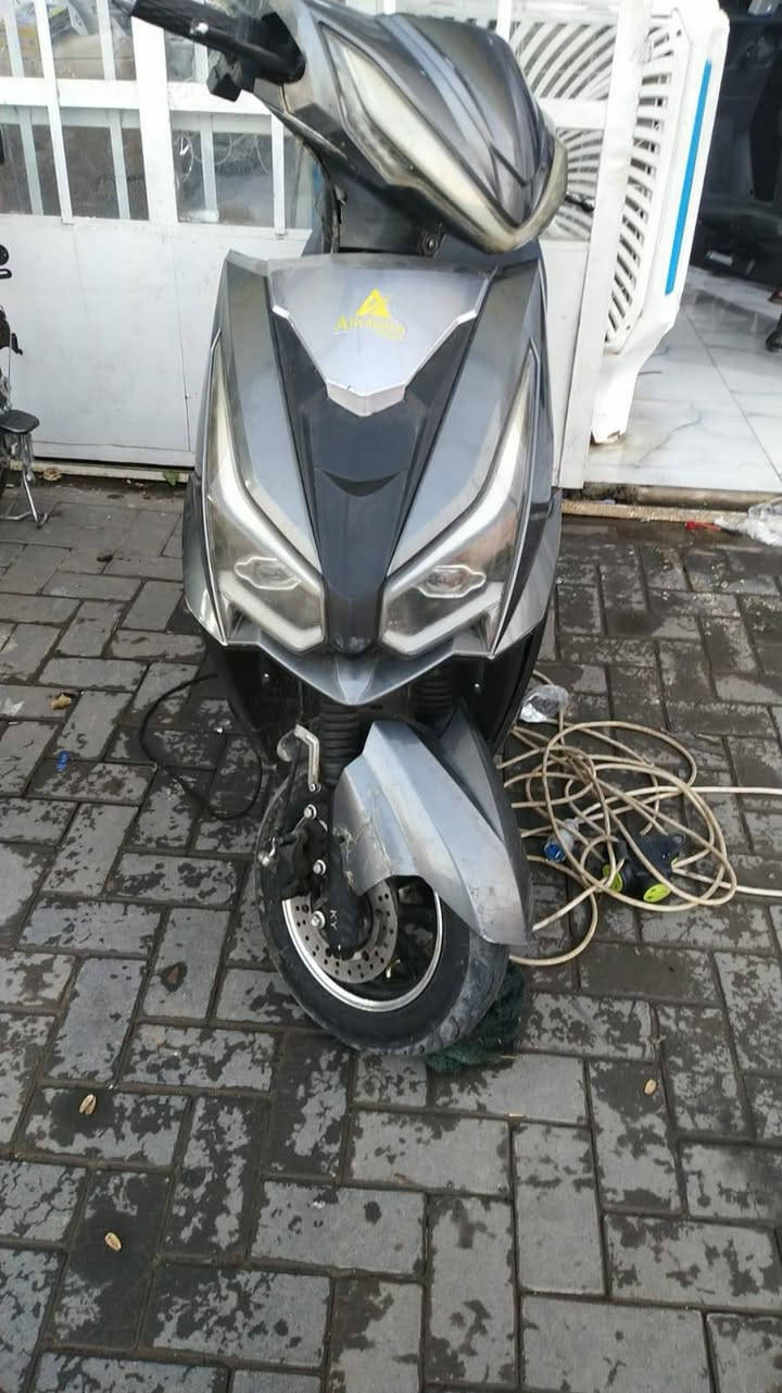 سلام عليكم ماطور شحن للبيع بدون بدون بطاريات سكنس للبيع 250وبيه مجال للطيبين الماطور كلشي بي شرط بس شدلو بطريات وفحص هذا رقم الهاتف ***********
