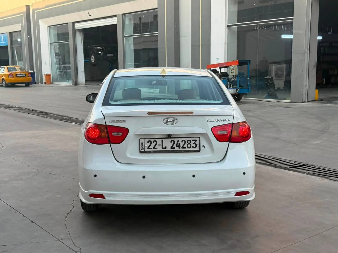 السعر مناسب  ( 60 ) ومجال و مستعجل متوازي على افلوسها  مكلف بل نشر فقط
بيع
الالنترا 2010 مقدس 
رقم وهزه وسنويه جديد وباسمي 
محرك وكير وتبريد بشرط 
بيها اربع قطع صبغ بدون دواخل 
شاشه وكاميرا وطخم بشرط 
تحكمات ستيرن جهتين 
داخلها جديد 
كوبون بانزين بيها 
مكان السياره موصل 
للتواصل على الارقام 
‏‪***********‬‏
